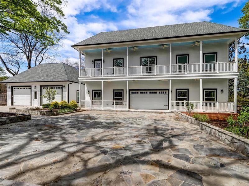 driveway leading to stonehedge wedding & events