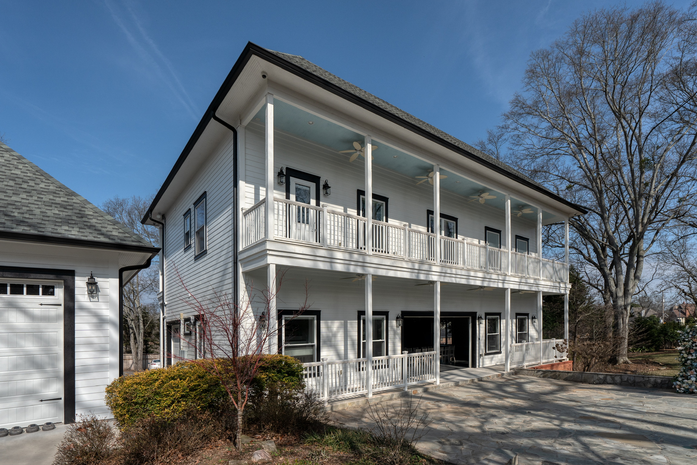 large front porch on stonehedge weddings & event venue
